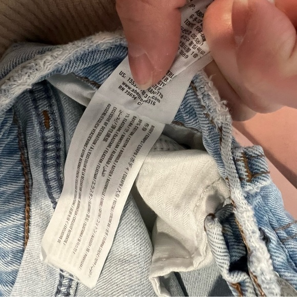 Abercrombie & Fitch High Rise Mom Jean Destroyed Ripped Frayed Hem - Picture 12 of 13